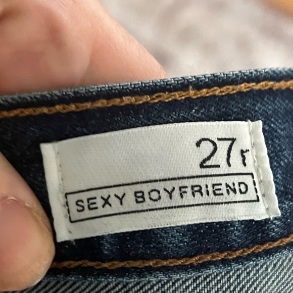 GAP Distressed Sexy Boyfriend Jeans 27R - Picture 3 of 3